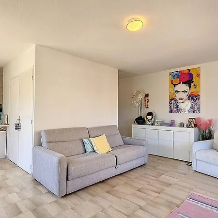 Lägenhet Spacieux A 150m De La 2 Terrasses Antibes