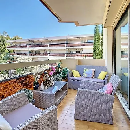 Spacieux A 150m De La 2 Terrasses *