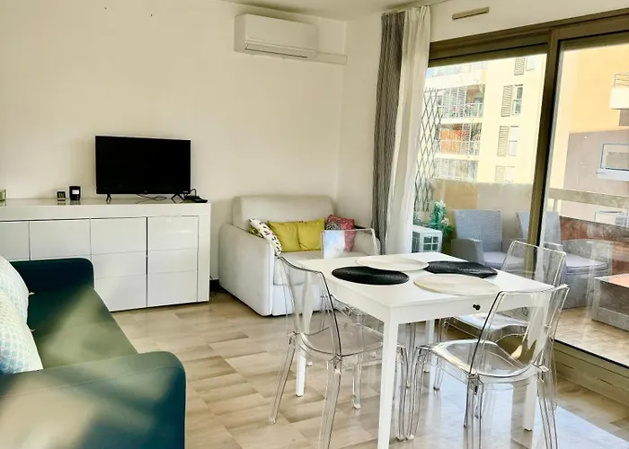 Spacieux A 150m De La 2 Terrasses *